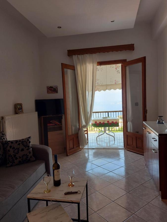George'S Apartment Loutraki  Buitenkant foto