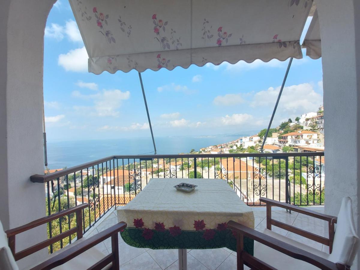 George'S Apartment Loutraki  Buitenkant foto